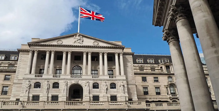 بنك إنجلترا يثبت أسعار الفائدة للمرة السادسة على التوالي
