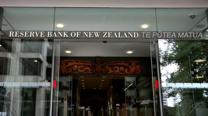 المركزي النيوزيلندي يبقي على أسعار الفائدة عند 5.5% للمرة السابعة على التوالي 